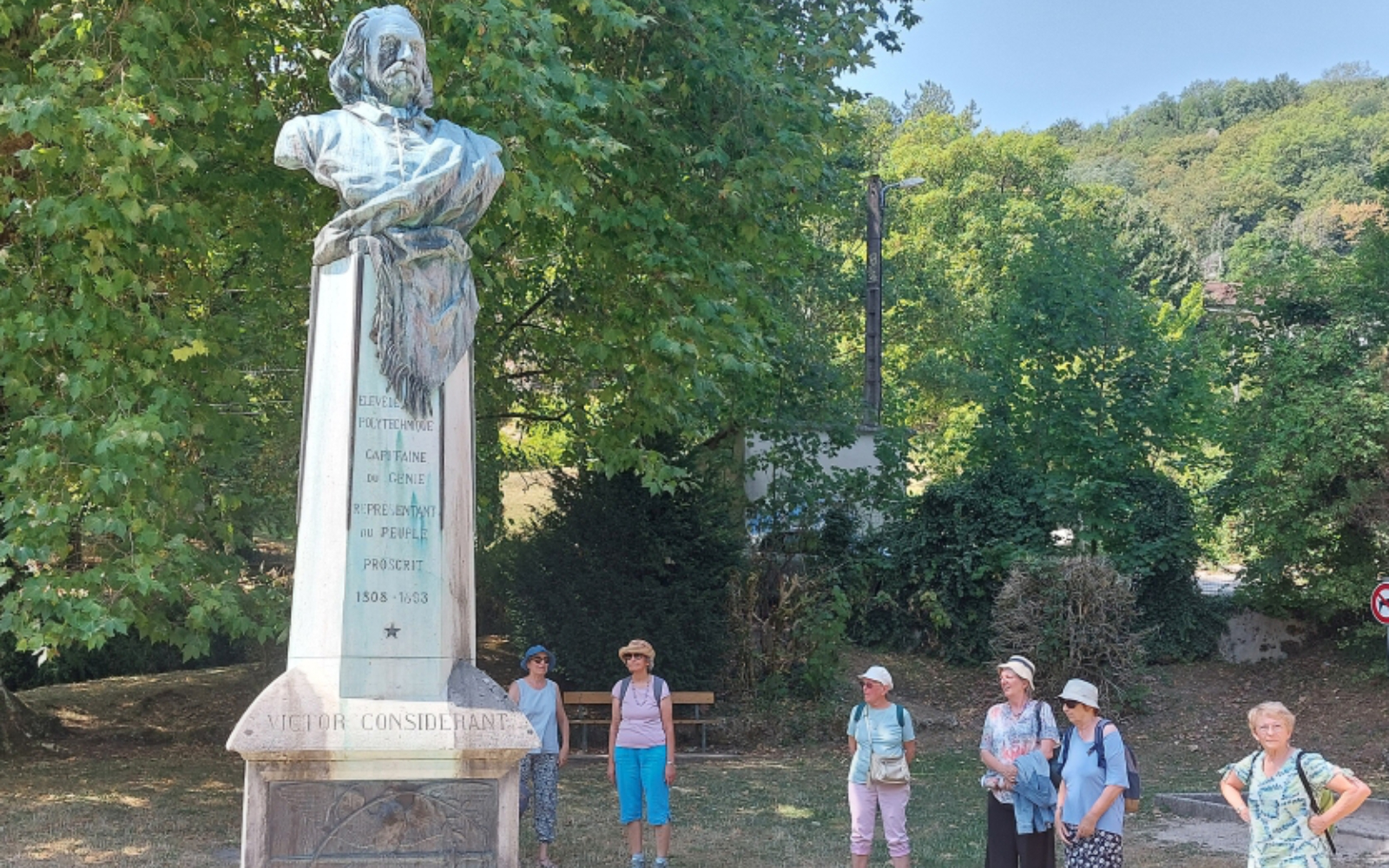 2026-08-Metabief-stagxo-photo_E.DESBRIERES-CC-003 Stage Métabief 2026 - statue Victor Considerant